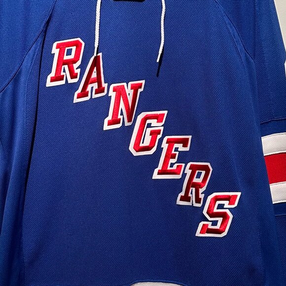 Vintage Reebok NHL Men's Medium New York Rangers Hockey Players Jersey - Picture 2 of 6